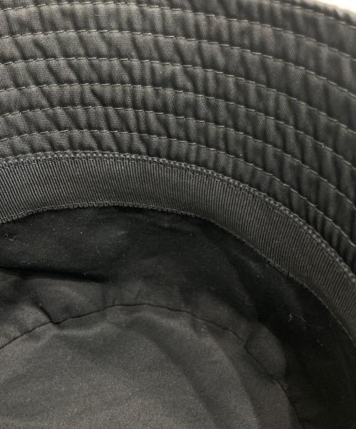 PRADA（プラダ）PRADA (プラダ) ロゴプレート ナイロンバケットハット ブラック サイズ:Mの古着・服飾アイテム