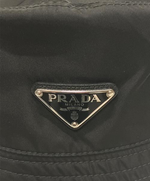 PRADA（プラダ）PRADA (プラダ) ロゴプレート ナイロンバケットハット ブラック サイズ:Mの古着・服飾アイテム