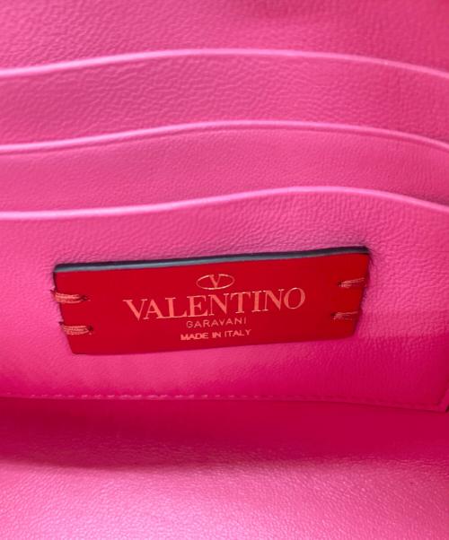 VALENTINO（ヴァレンティノ）VALENTINO (ヴァレンティノ) 金具ロゴクラッチバッグ ピンクの古着・服飾アイテム