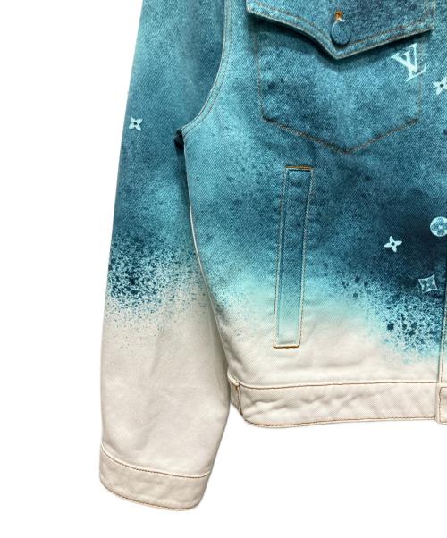 LOUIS VUITTON（ルイ ヴィトン）LOUIS VUITTON (ルイ ヴィトン) 23ss スプレーモノグラム デニムトラッカージャケット ホワイト×ブルー サイズ:46の古着・服飾アイテム
