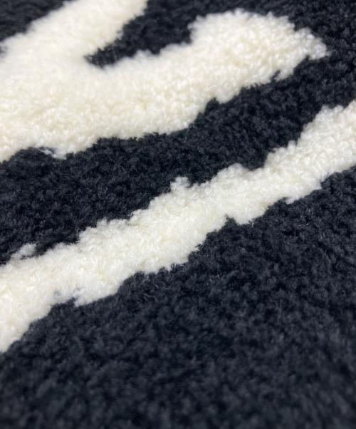 LOUIS VUITTON（ルイ ヴィトン）LOUIS VUITTON (ルイ ヴィトン) ウールマフラーコンフィー　M79399 ホワイト×ブラックの古着・服飾アイテム