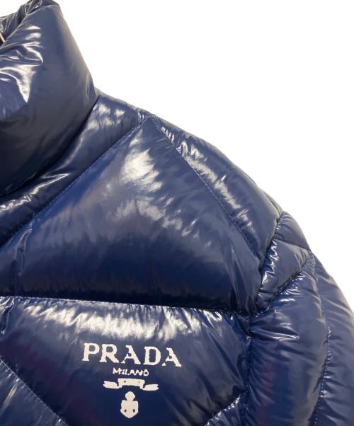 PRADA（プラダ）PRADA (プラダ) シャイニーキルティング/ナイロンダウンジャケロゴデザイン /ダウンジャケット ネイビー サイズ:36の古着・服飾アイテム