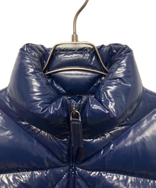 PRADA（プラダ）PRADA (プラダ) シャイニーキルティング/ナイロンダウンジャケロゴデザイン /ダウンジャケット ネイビー サイズ:36の古着・服飾アイテム