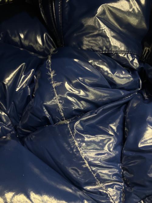 PRADA（プラダ）PRADA (プラダ) シャイニーキルティング/ナイロンダウンジャケロゴデザイン /ダウンジャケット ネイビー サイズ:36の古着・服飾アイテム