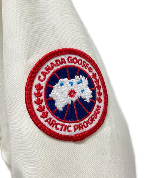 CANADA GOOSE（カナダグース）CANADA GOOSE (カナダグース) ROSSCLAIR PARKA/ダウンジャケット/ダウンコート ホワイト サイズ:Sの古着・服飾アイテム