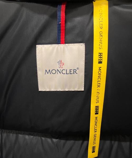 MONCLER（モンクレール）MONCLER (モンクレール) ダウンジャケット　D209H4232500 ホワイト×ネイビー×レッド サイズ:3の古着・服飾アイテム
