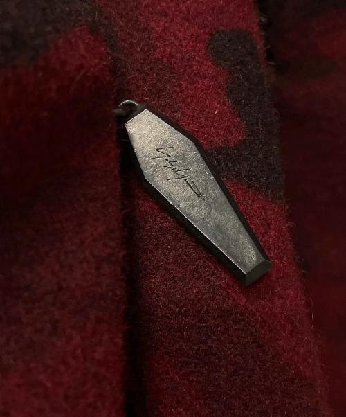 Yohji Yamamoto pour homme（ヨウジヤマモト プールオム）Yohji Yamamoto pour homme (ヨウジヤマモト プールオム) 14AW ジップアップミリタリー ウール ロング コート/迷彩柄/レッド/ レッド サイズ:3の古着・服飾アイテム