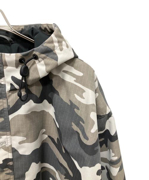 BALENCIAGA（バレンシアガ）BALENCIAGA (バレンシアガ) カモフラージュスキージャケット グレー サイズ:48の古着・服飾アイテム