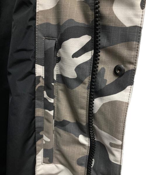 BALENCIAGA（バレンシアガ）BALENCIAGA (バレンシアガ) カモフラージュスキージャケット グレー サイズ:48の古着・服飾アイテム