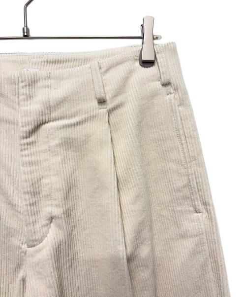 eL（エル）eL (エル) コーデュロイ タックワイドパンツ アイボリー サイズ:34の古着・服飾アイテム