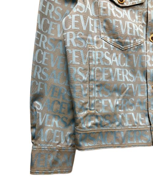 VERSACE（ヴェルサーチェ）VERSACE (ヴェルサーチェ) 総柄デザインジャケット　1011032 1A07734 スカイブルー サイズ:46の古着・服飾アイテム