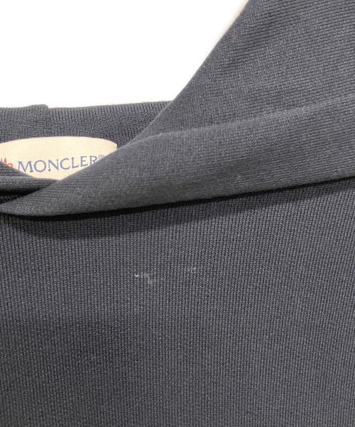 MONCLER（モンクレール）MONCLER (モンクレール) ロゴデザイン コットンプルオーバーパーカー ネイビー サイズ:Lの古着・服飾アイテム