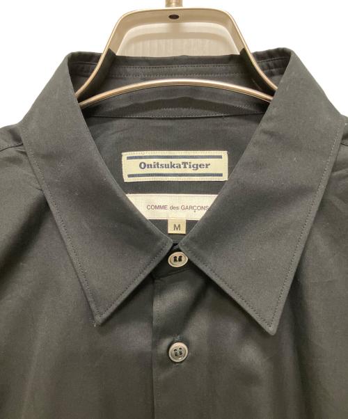 COMME des GARCONS（コムデギャルソン）COMME des GARCONS (コムデギャルソン) Onitsuka Tiger (オニツカタイガー) 25AW ロングスリーブシャツ/コラボデザインシャツ ブラック サイズ:Mの古着・服飾アイテム