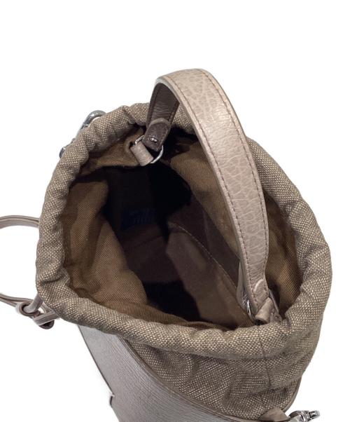 Maison Margiela（メゾンマルジェラ）Maison Margiela (メゾンマルジェラ) 5AC バケットバッグ ベージュの古着・服飾アイテム