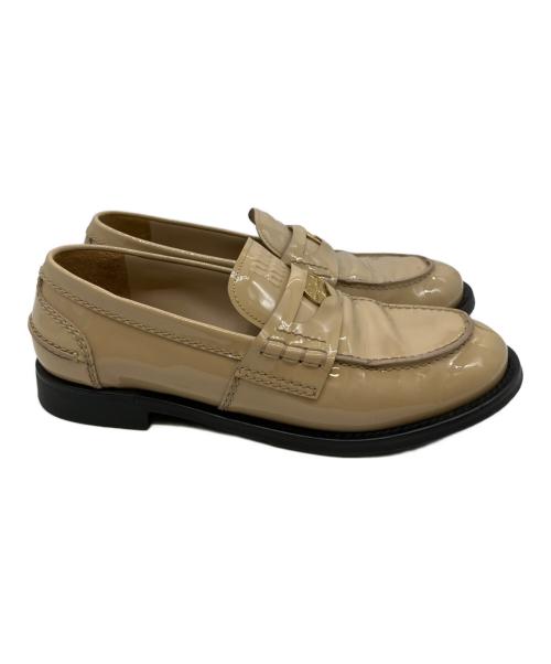 MIU MIU（ミュウミュウ）MIU MIU (ミュウミュウ) パテントコインローファー ベージュ サイズ:371/2の古着・服飾アイテム