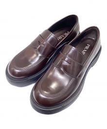 PRADA（プラダ）の古着「ブラッシュドレザーローファー/ブラウンローファー」｜ブラウン