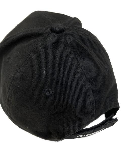 VETEMENTS（ヴェトモン）VETEMENTS (ヴェトモン) HAUTE COUTURE CAP(オートクチュールキャップ) ブラック サイズ:-の古着・服飾アイテム