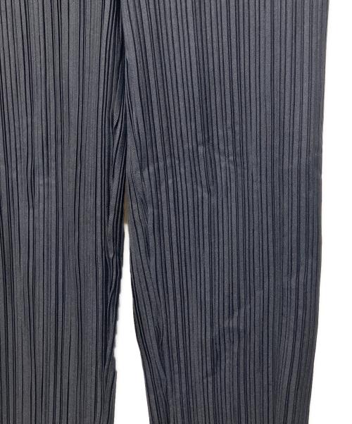 ISSEY MIYAKE（イッセイミヤケ）ISSEY MIYAKE (イッセイミヤケ) プリーツパンツ ネイビー サイズ:２の古着・服飾アイテム