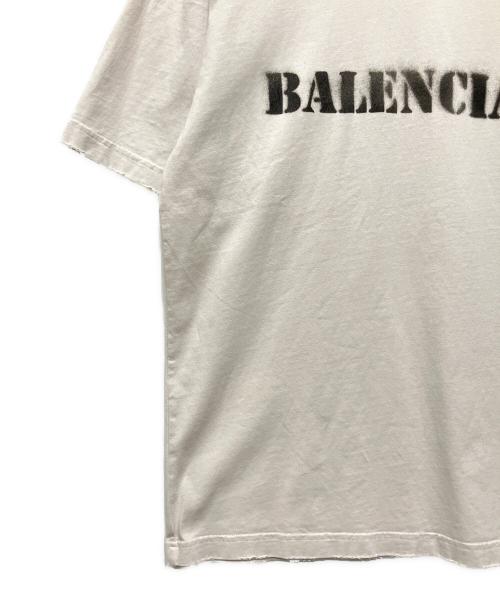 BALENCIAGA（バレンシアガ）BALENCIAGA (バレンシアガ) ステンシルタイプ ダメージ加工半袖Tシャツ ライトグレー サイズ:Sの古着・服飾アイテム
