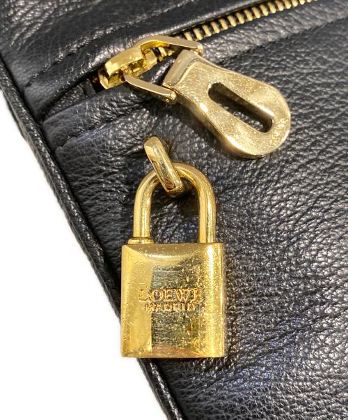 LOEWE（ロエベ）LOEWE (ロエベ) アナグラムショルダーバッグ ブラックの古着・服飾アイテム