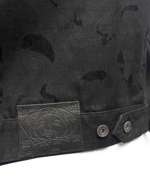EVISU（エヴィス）EVISU (エヴィス) オールオーバースキャッタードッフロッキングスカルジャケット ブラック サイズ:XLの古着・服飾アイテム