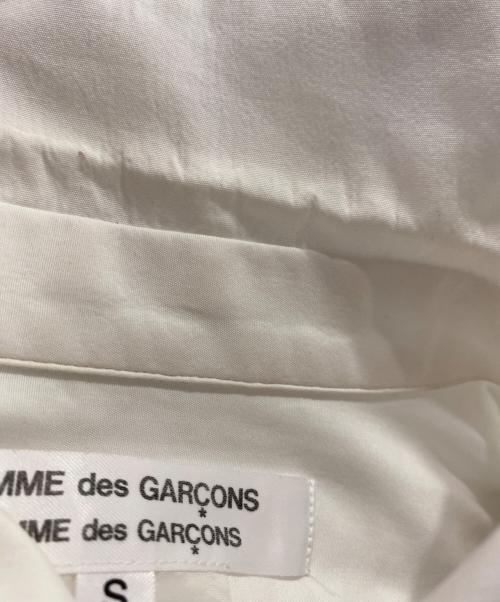 COMME des GARCONS COMME des GARCONS（コムデギャルソン コムデギャルソン）COMME des GARCONS COMME des GARCONS (コムデギャルソン コムデギャルソン) 丸襟 フリルヨーク ブラウス ホワイト サイズ:Sの古着・服飾アイテム
