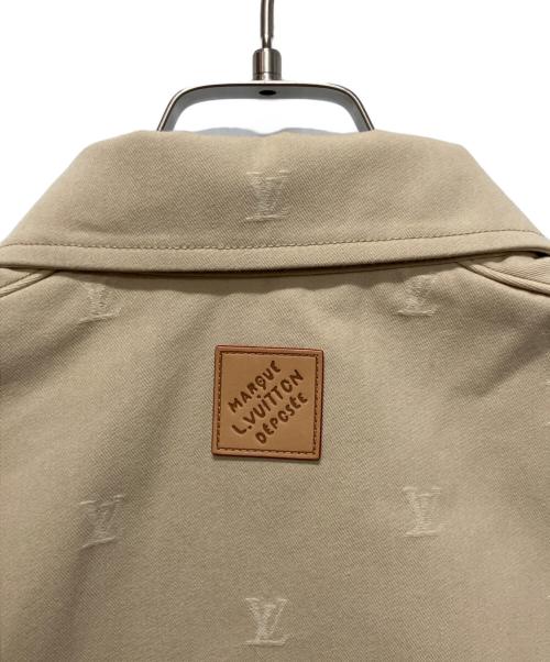 LOUIS VUITTON（ルイ ヴィトン）LOUIS VUITTON (ルイ ヴィトン) 24AW LVロゴ ジップアップジャケット ベージュ サイズ:44の古着・服飾アイテム