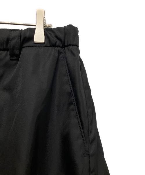 PRADA（プラダ）PRADA (プラダ) Re-Nylon バミューダカーゴハーフパンツ ブラック サイズ:52の古着・服飾アイテム