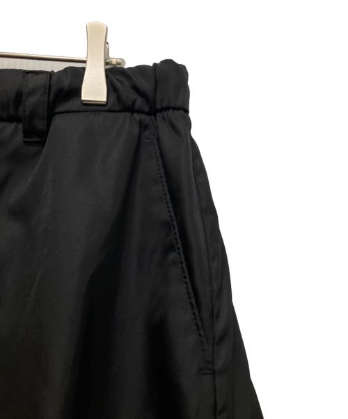 PRADA（プラダ）PRADA (プラダ) Re-Nylon バミューダカーゴハーフパンツ ブラック サイズ:52の古着・服飾アイテム