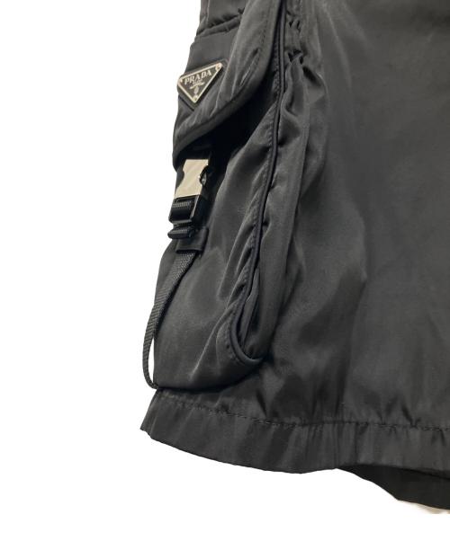 PRADA（プラダ）PRADA (プラダ) Re-Nylon バミューダカーゴハーフパンツ ブラック サイズ:52の古着・服飾アイテム