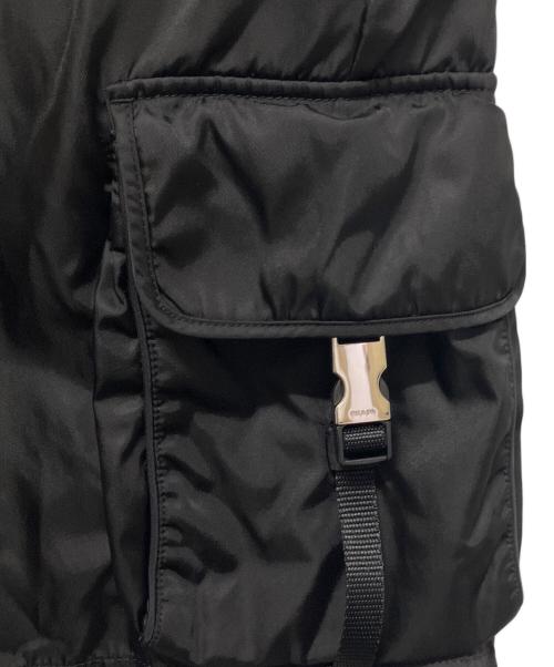 PRADA（プラダ）PRADA (プラダ) Re-Nylon バミューダカーゴハーフパンツ ブラック サイズ:52の古着・服飾アイテム