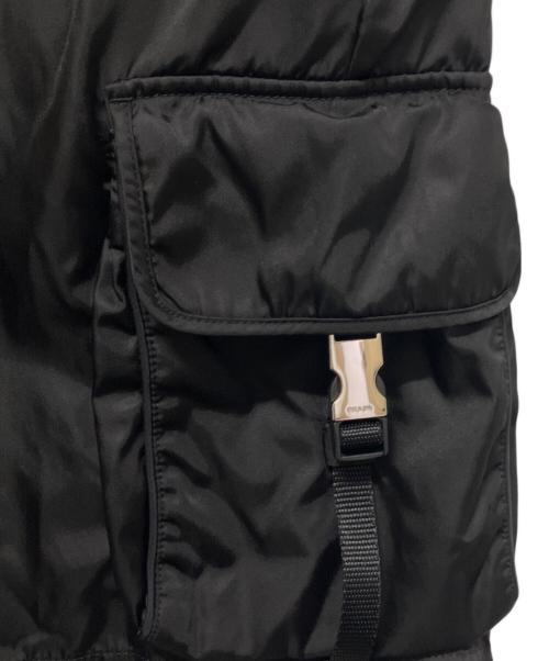 PRADA（プラダ）PRADA (プラダ) Re-Nylon バミューダカーゴハーフパンツ ブラック サイズ:52の古着・服飾アイテム