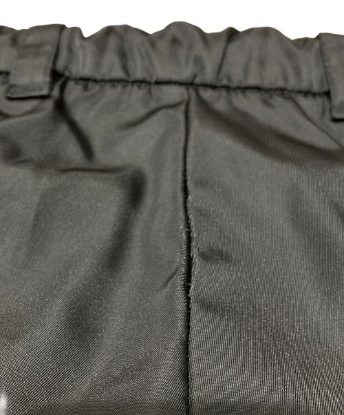 PRADA（プラダ）PRADA (プラダ) Re-Nylon バミューダカーゴハーフパンツ ブラック サイズ:52の古着・服飾アイテム