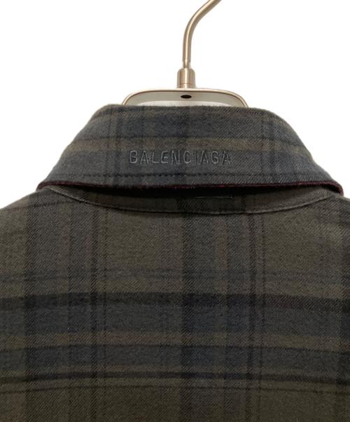 BALENCIAGA（バレンシアガ）BALENCIAGA (バレンシアガ) 22AW REVERSIBLE SHIRT カーキ サイズ:XSの古着・服飾アイテム