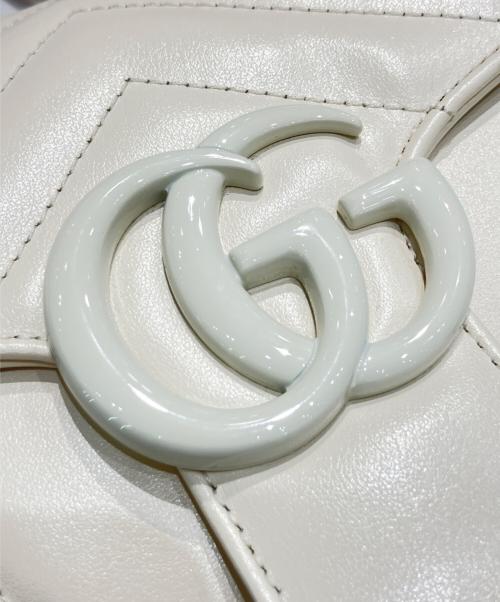 GUCCI（グッチ）GUCCI (グッチ) 〔GGマーモント〕ミディアム ショルダーバッグ アイボリー サイズ:-の古着・服飾アイテム