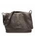 BOTTEGA VENETA（ボッテガベネタ）の古着「イントレチャートショルダーバッグ」｜ブラウン