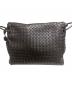 BOTTEGA VENETA (ボッテガベネタ) イントレチャートショルダーバッグ ブラウン：150000円