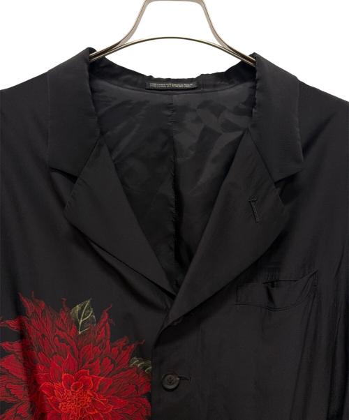 Yohji Yamamoto pour homme（ヨウジヤマモト プールオム）Yohji Yamamoto pour homme (ヨウジヤマモト プールオム) 22ss ダリア柄ベルト付きシルクジャケット ブラック サイズ:2の古着・服飾アイテム