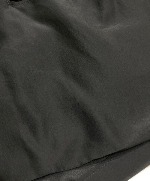 Yohji Yamamoto pour homme（ヨウジヤマモト プールオム）Yohji Yamamoto pour homme (ヨウジヤマモト プールオム) 22ss ダリア柄ベルト付きシルクジャケット ブラック サイズ:2の古着・服飾アイテム
