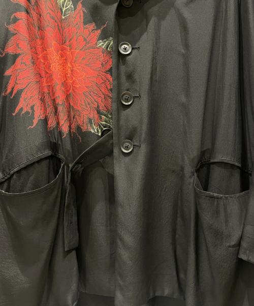 Yohji Yamamoto pour homme（ヨウジヤマモト プールオム）Yohji Yamamoto pour homme (ヨウジヤマモト プールオム) 22ss ダリア柄ベルト付きシルクジャケット ブラック サイズ:2の古着・服飾アイテム