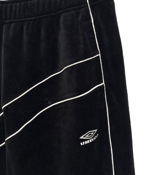 SUPREME（シュプリーム）SUPREME (シュプリーム) UMBRO (アンブロ) 26FW Umbro Velour Track Pant ブラック サイズ:Lの古着・服飾アイテム