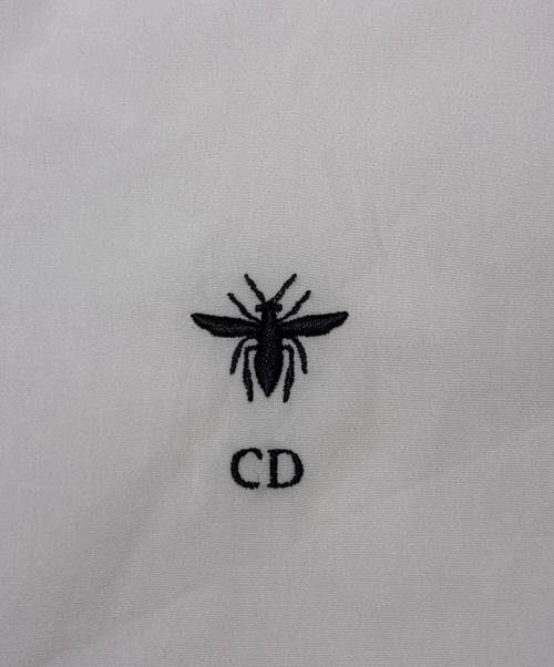 Christian Dior（クリスチャン ディオール）Christian Dior (クリスチャン ディオール) BEE刺繍アシメメトリックシャツ ホワイト サイズ:40の古着・服飾アイテム