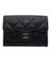 CHANEL（シャネル）の古着「キャビアスキン マトラッセ ウォレット」｜ブラック