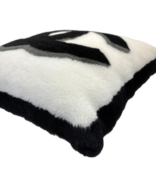 CHANEL（シャネル）CHANEL (シャネル) ココマーク ムートンクッション サイズ:-の古着・服飾アイテム