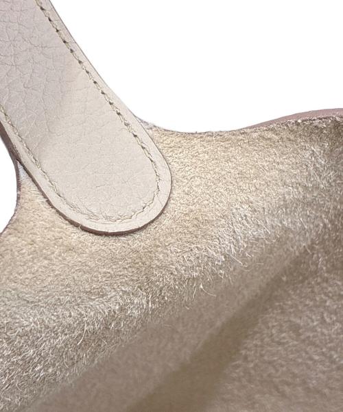 HERMES（エルメス）HERMES (エルメス) ピコタンロックPM/トリヨンクレマンス/べトン/U刻印2022年製/ゴールド金具/ハンドバッグ ベトン×ゴールド金具 サイズ:PMの古着・服飾アイテム