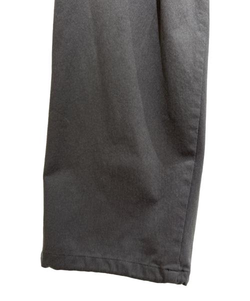 MAYKAM（メイカム）MAYKAM (メイカム) ベルトスラックス グレー サイズ:2の古着・服飾アイテム