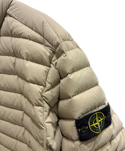 STONE ISLAND（ストーンアイランド）STONE ISLAND (ストーンアイランド) LOOM WOVEN ダウンジャケット　731541025 ベージュ サイズ:XXLの古着・服飾アイテム