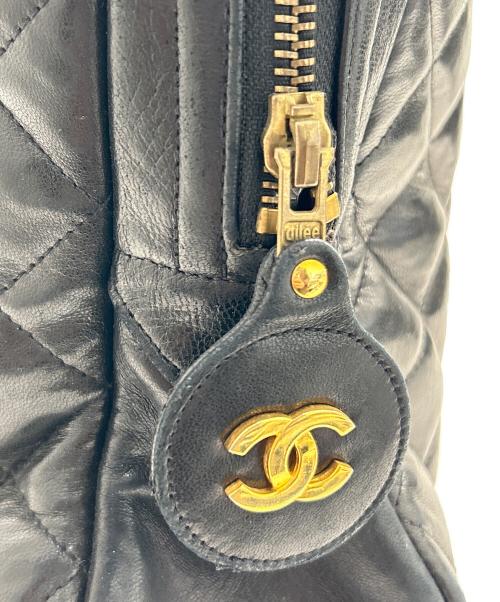 CHANEL（シャネル）CHANEL (シャネル) ダブルチェーンショルダーバッグ ブラック×ゴールド金具の古着・服飾アイテム