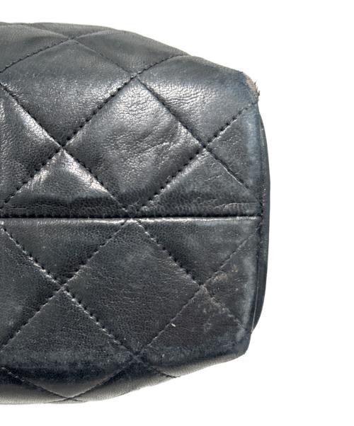 CHANEL（シャネル）CHANEL (シャネル) ダブルチェーンショルダーバッグ ブラック×ゴールド金具の古着・服飾アイテム