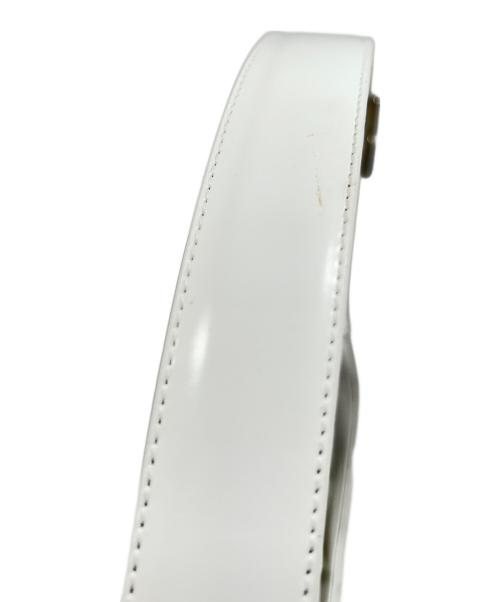 Salvatore Ferragamo（サルヴァトーレ フェラガモ）Salvatore Ferragamo (サルヴァトーレ フェラガモ) ガンチーニバックルショルダーバッグ ホワイト サイズ:-の古着・服飾アイテム